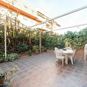 Vivienda Familiar Con Jardin Junto A Ifema Madrid