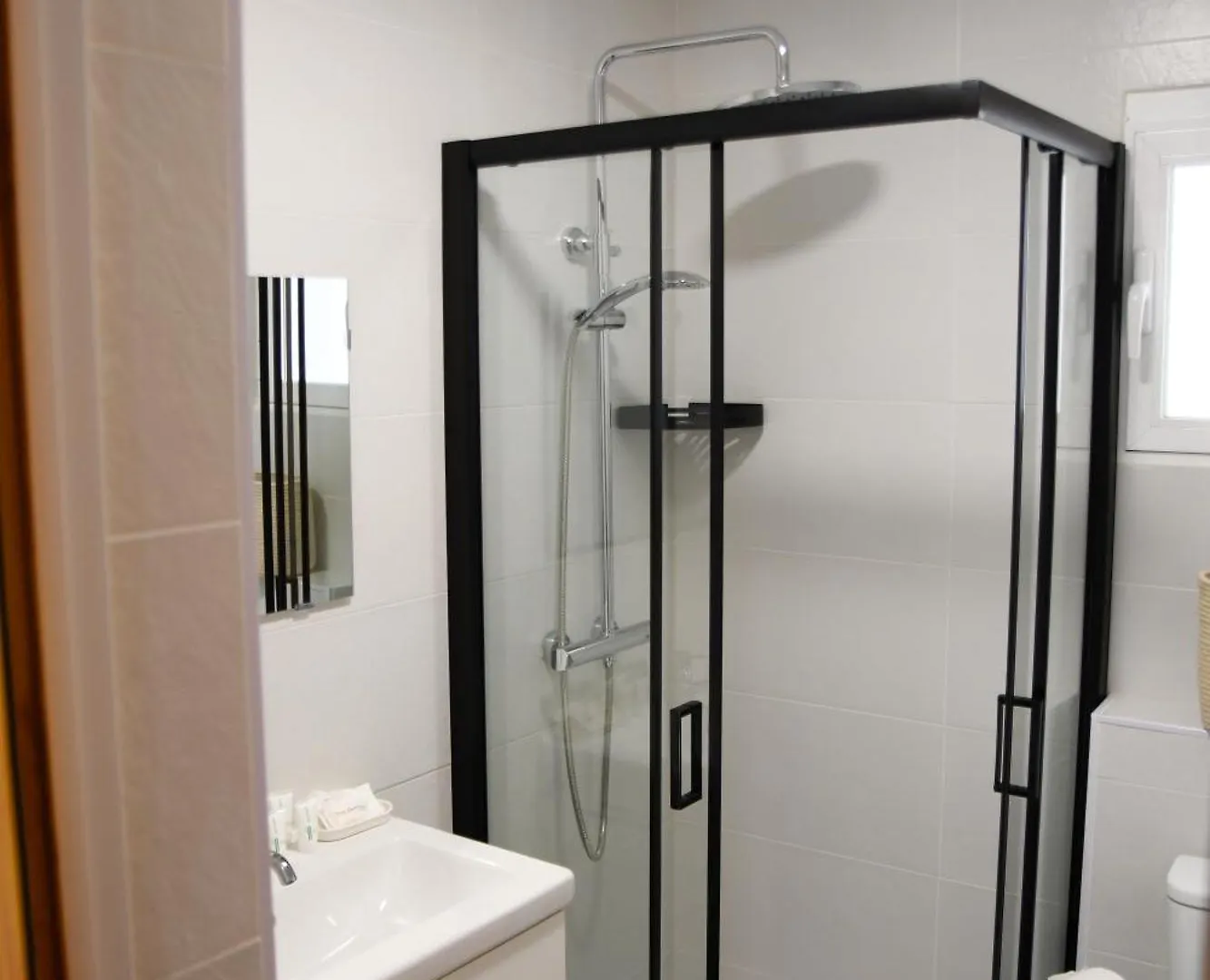 A 5 Min Del Aeropuerto E Ifema Apartment Madrid Spain